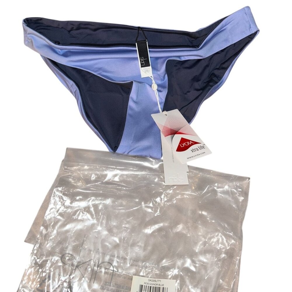 skin NEW NWT perwiwinkle and navy blue reversible ?bathing suit bikini bottoms M